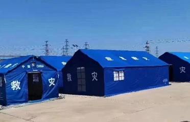 Η Tangshan Pengcheng Outdoor έχει εμπλακεί βαθιά στην τυποποίηση των διαδικασιών σκηνών ανακούφισης από καταστροφές, δημιουργώντας μια γραμμή άμυνας σταθερής ποιότητας για προμήθειες έκτακτης ανάγκης.